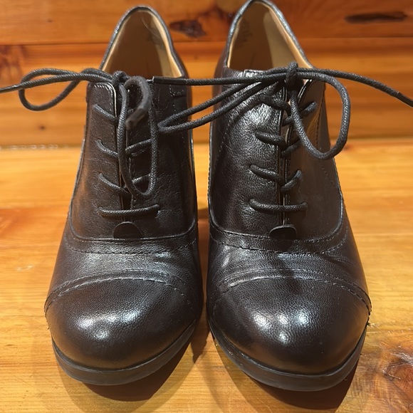 Nine West “Nostalgia” Block Heels - Picture 3 of 8